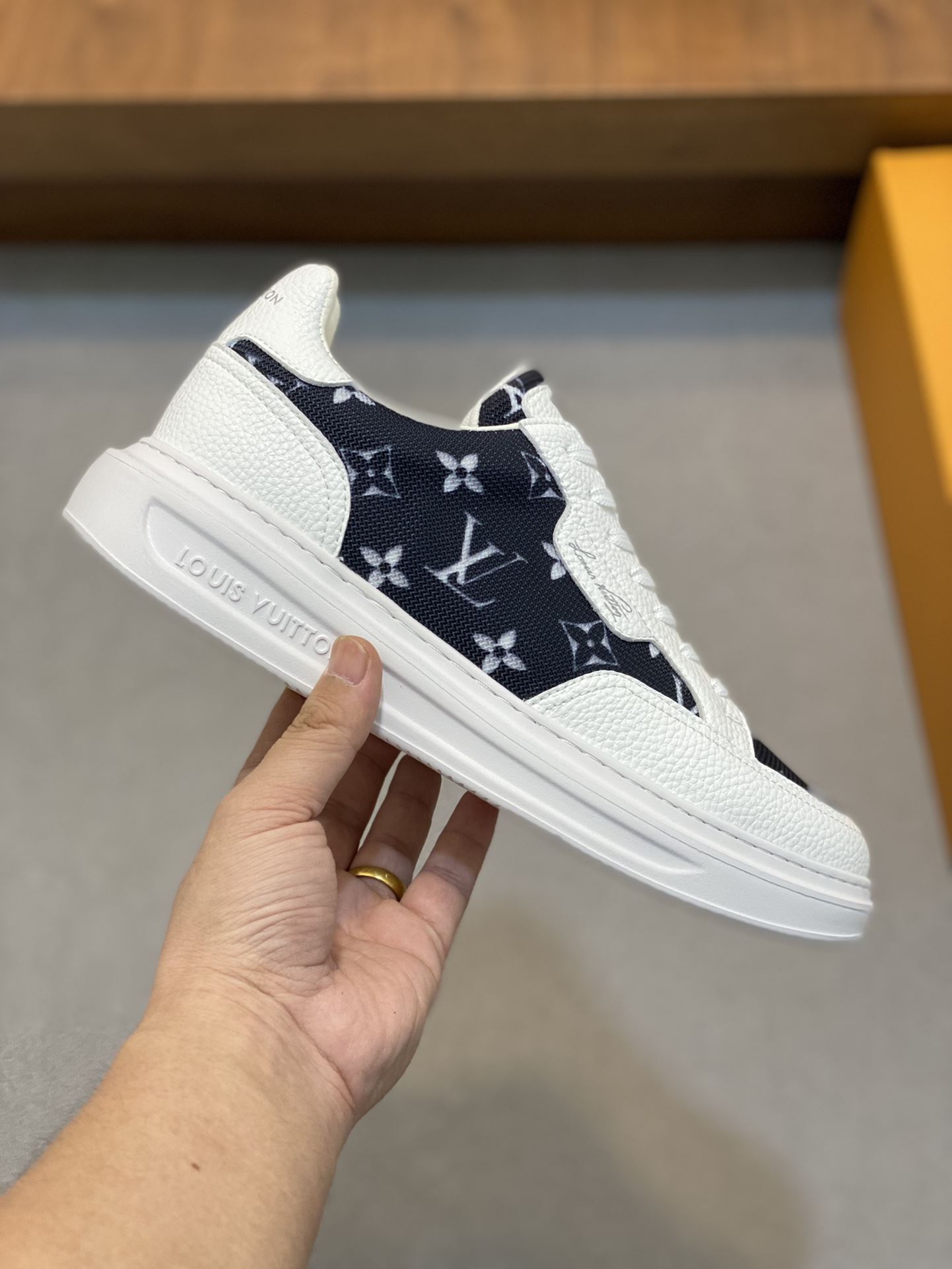 Louis Vuitton Low Shoes